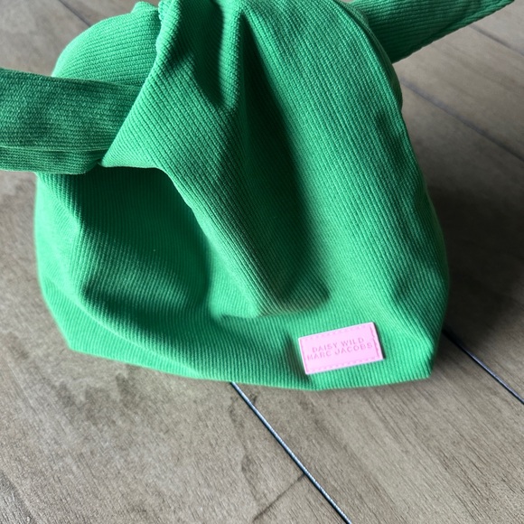 Marc Jacobs Wild Daisy corduroy tie green/floral reversible bag mini tote - Picture 5 of 5